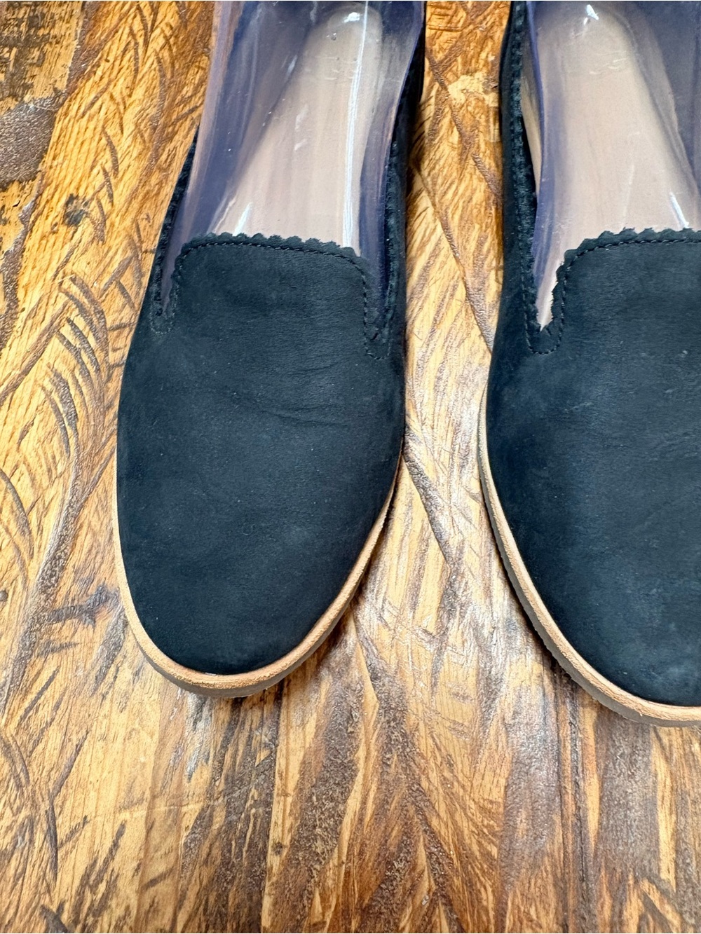 UGG Vista Slip-on Flats In Black Nubuck Leather Suede Black Scallop-Trim Size 7 - Picture 8 of 11
